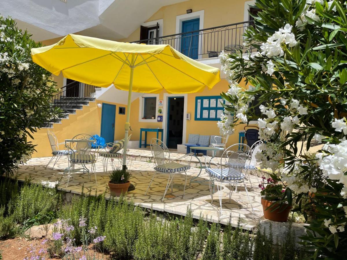 Sunflower Apartments & Studios Kassiopi Eksteriør billede