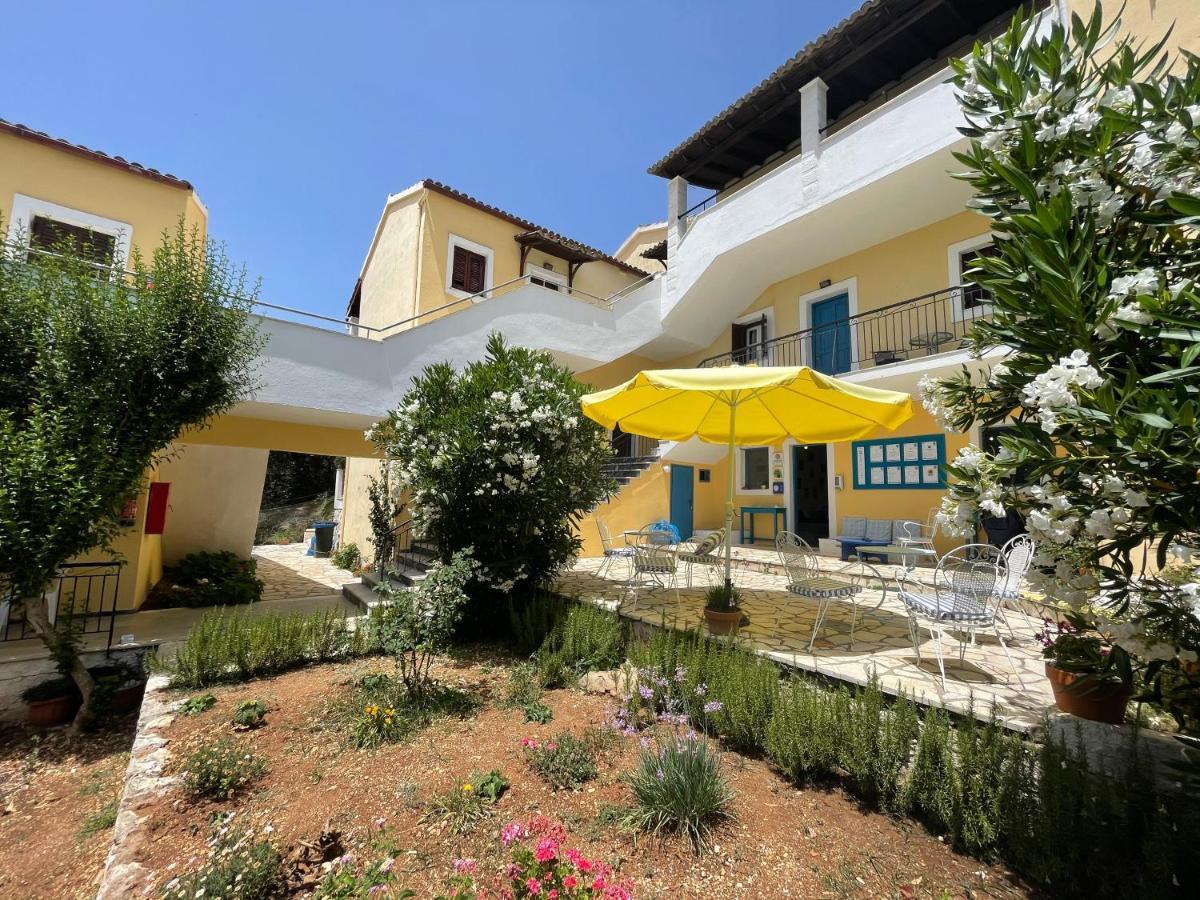 Sunflower Apartments & Studios Kassiopi Eksteriør billede