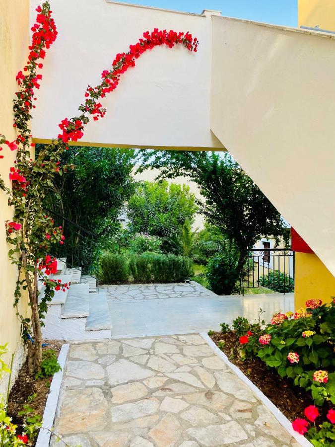 Sunflower Apartments & Studios Kassiopi Eksteriør billede