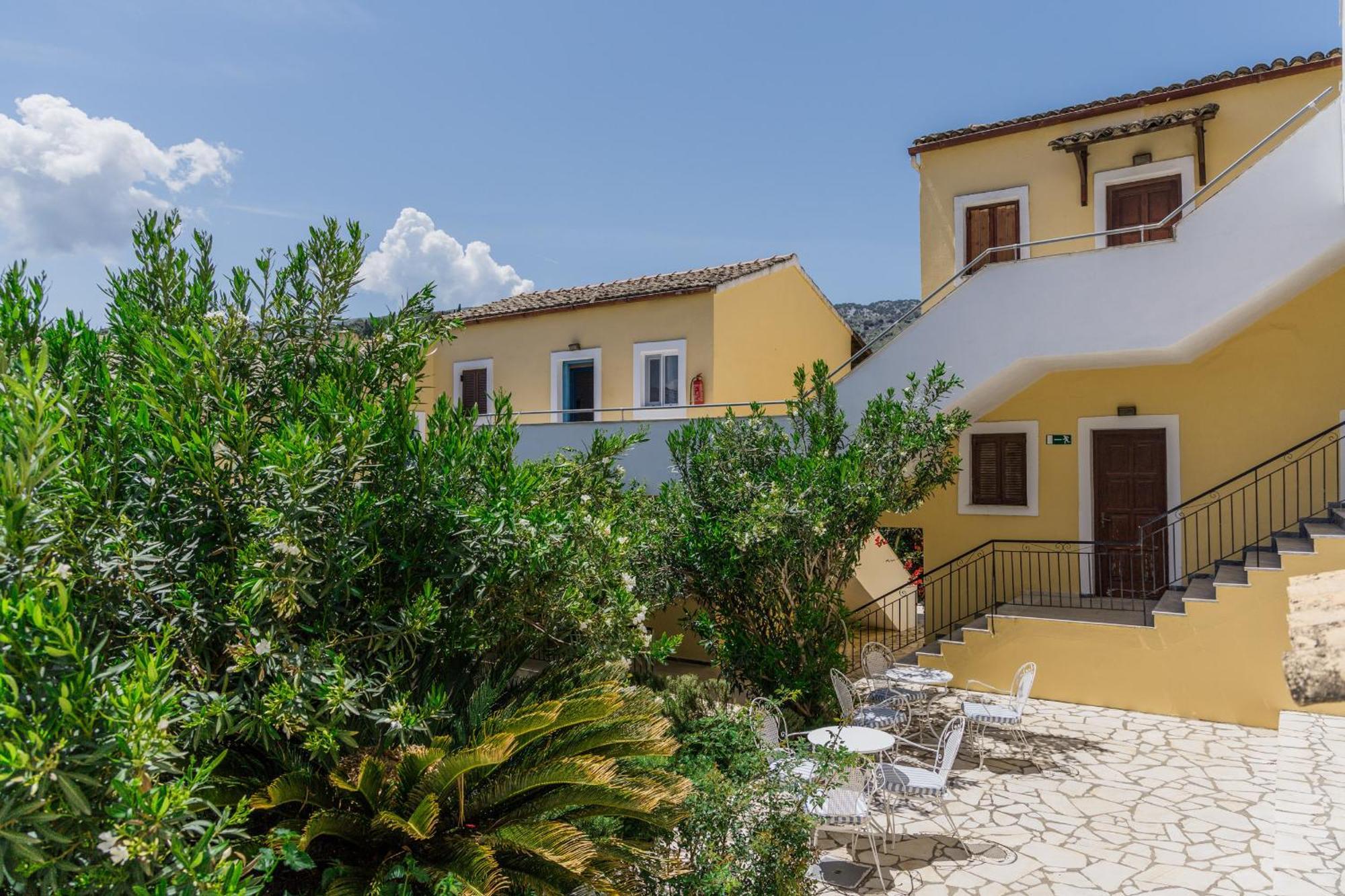 Sunflower Apartments & Studios Kassiopi Eksteriør billede